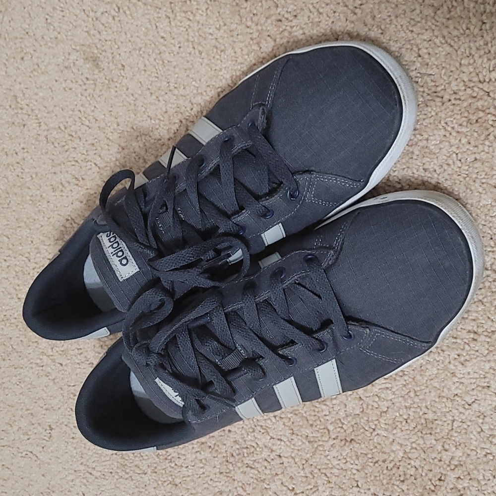 Adidas - Picture 2 of 6